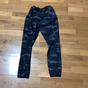 ATHLETA LEGGINGS SIDE ZIPPER SIZE M